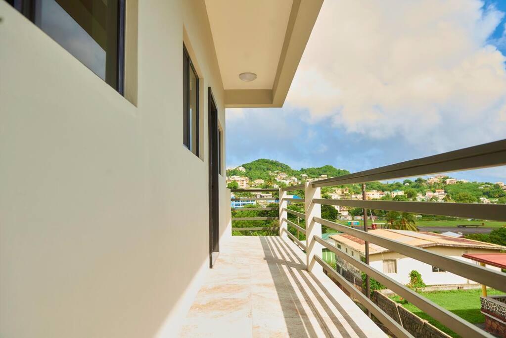 Azora Heights Apartment Arnos Vale ภายนอก รูปภาพ